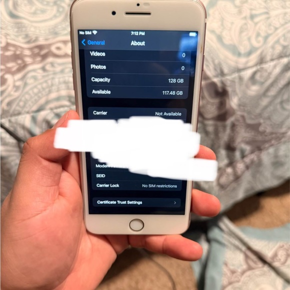 Apple iPhone 7 Plus in Rose Gold 128 GB
GREAT CONDITION - Picture 3 of 4